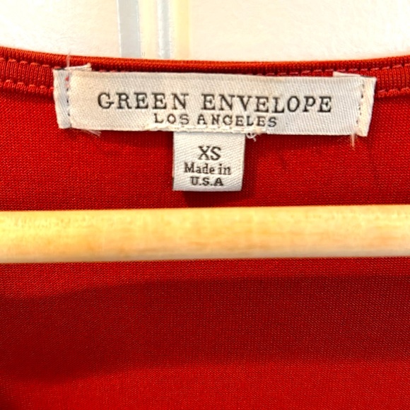 Sleeveless rust colored top. Size XS - Picture 3 of 3